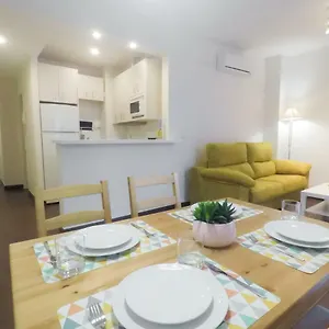 https://apartamento-los-azahares.es-andalucia.com